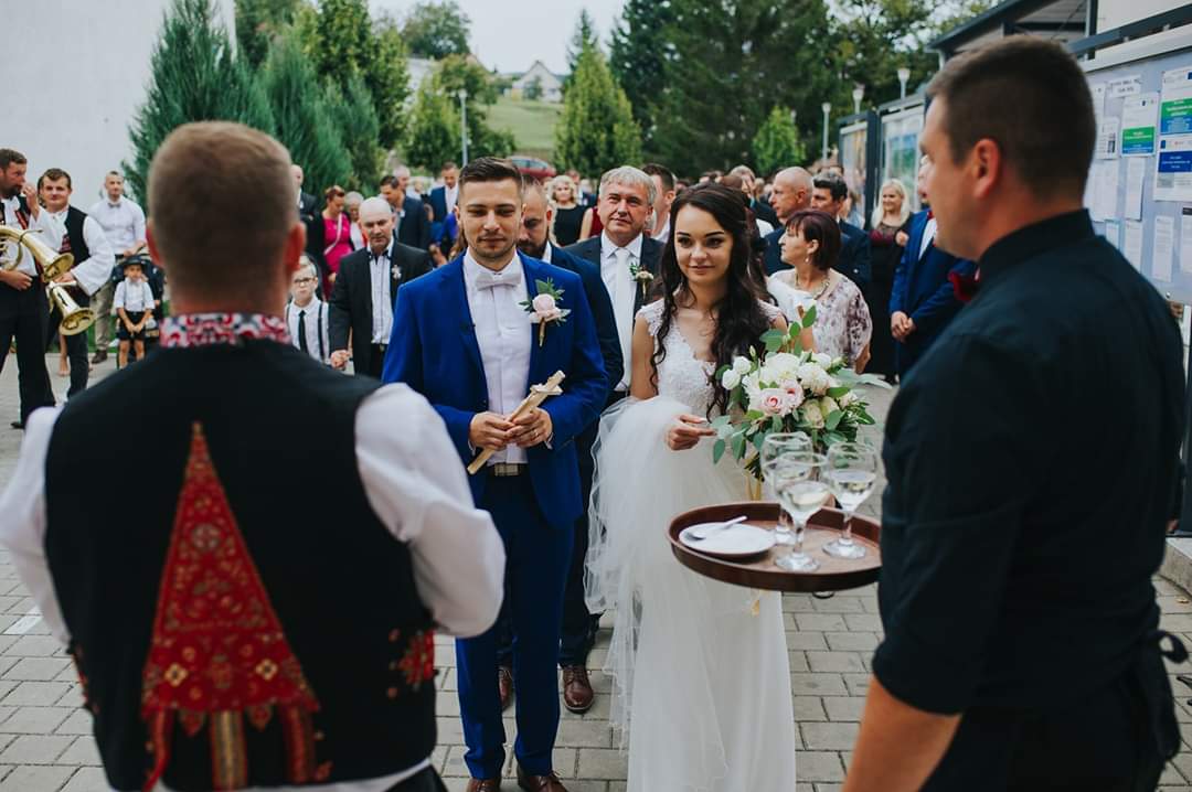 Privítanie mladomanželov
