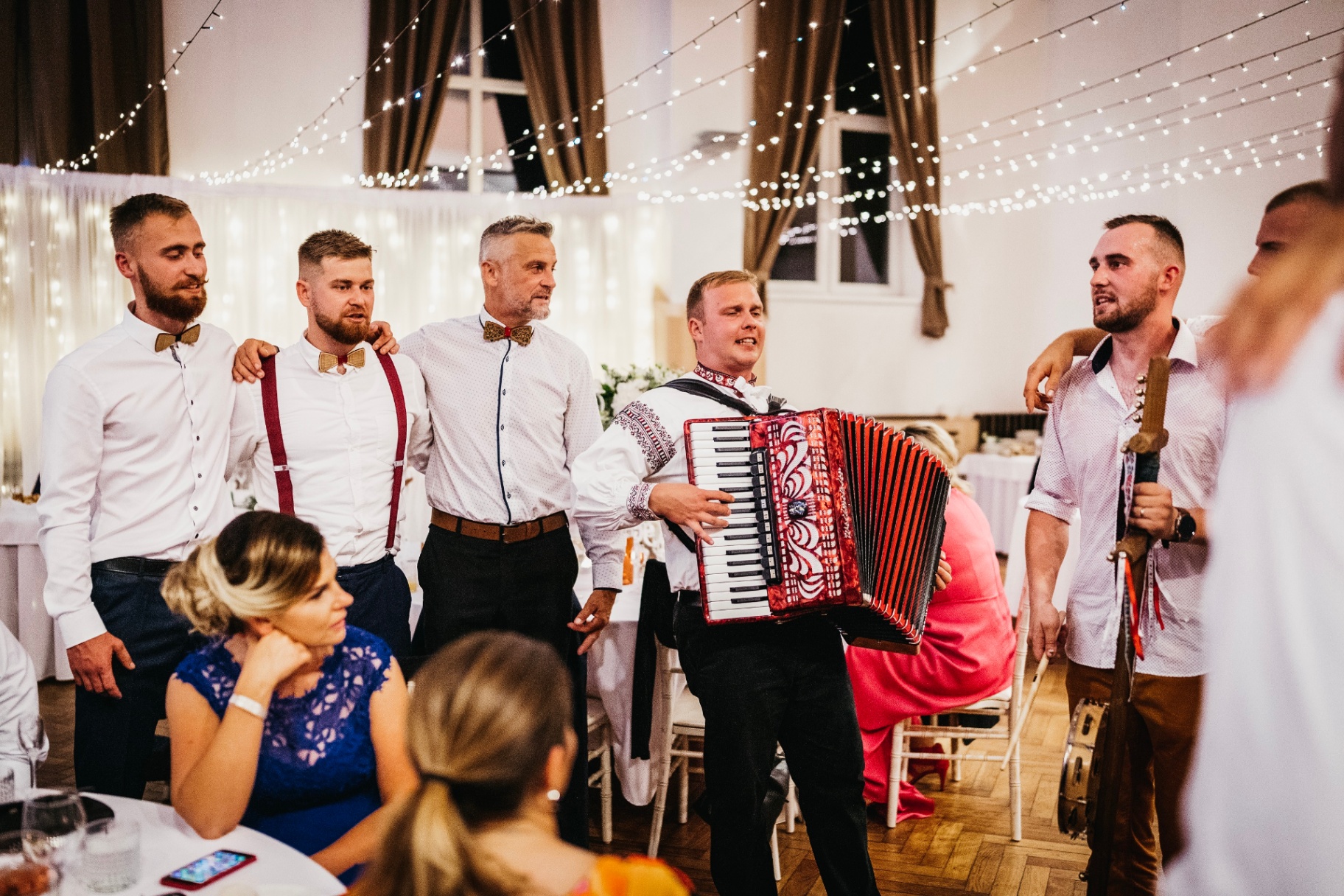 Spev s harmonikou medzi hosťami